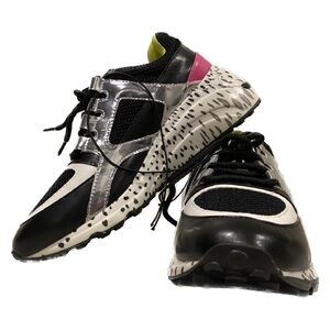 Steve Madden Barra iridescent sneakers NWT in black  white and silver